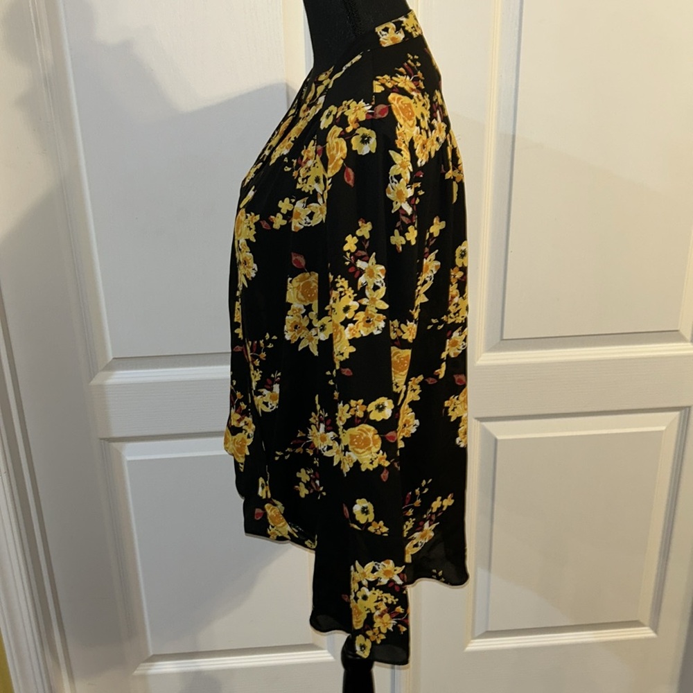 International Concept Blouse - Picture 2 of 3